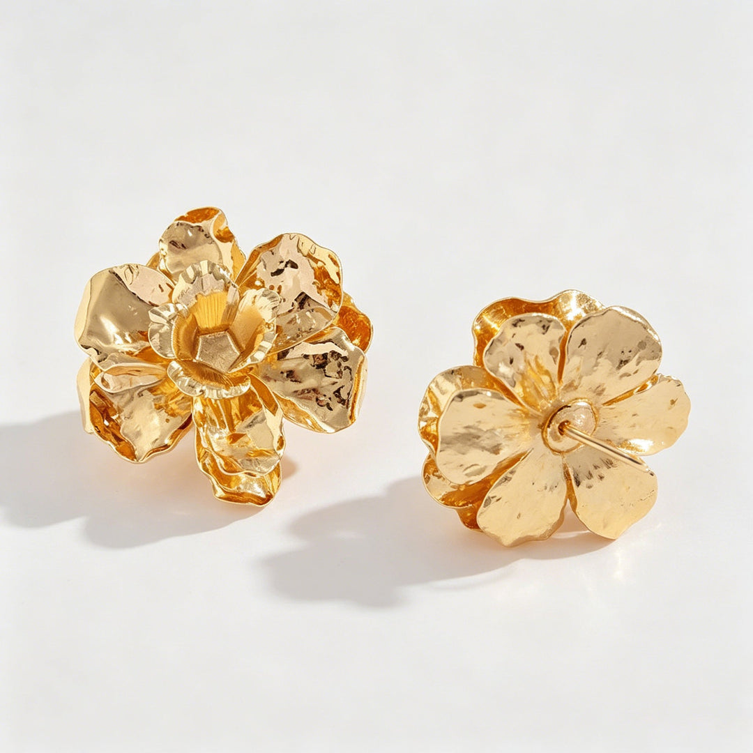 Ladies earrings in artistic flower design Nin Boutique