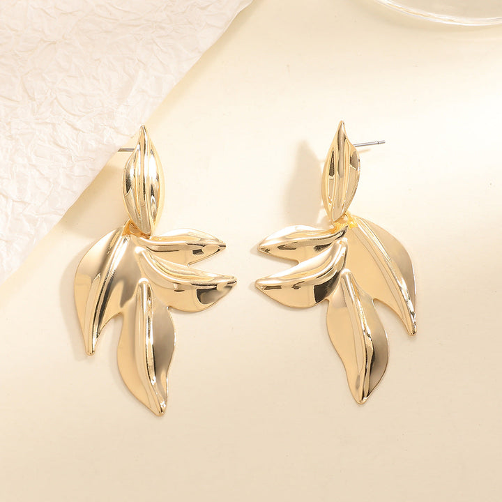 Women's earrings with elegant leaf design Nin Boutique