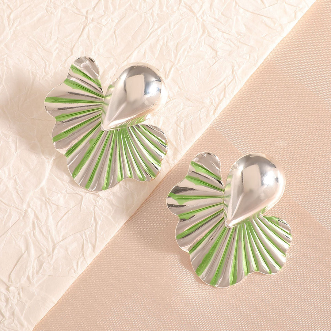 Women's earrings in elegant leaf design with intricate details Nin Boutique