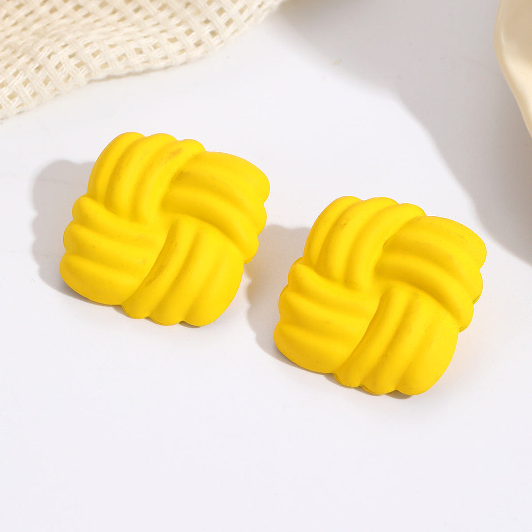Women’s earrings in creative knot design Nin Boutique