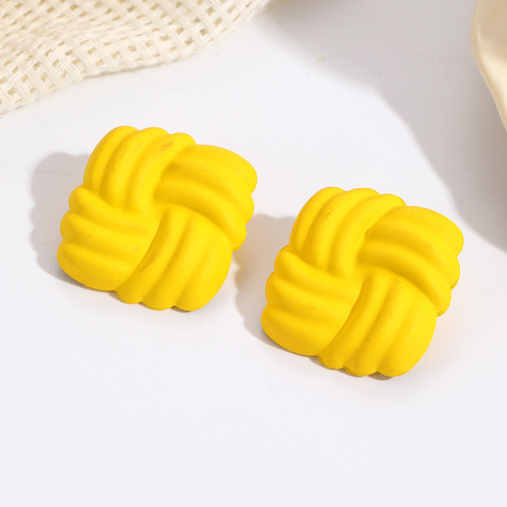 Women’s earrings in creative knot design Nin Boutique