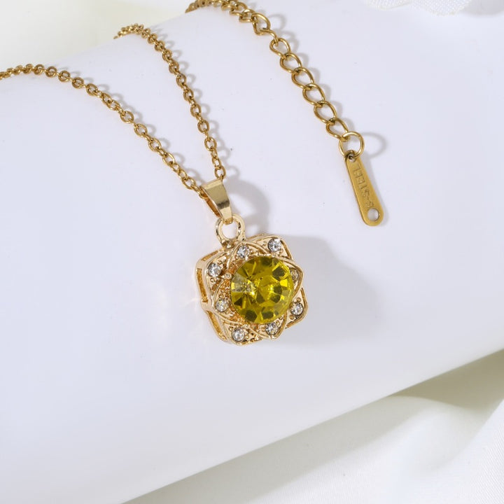 Women's adjustable vintage-inspired cocktail ring with faceted center crystal and cz halo Nin Boutique