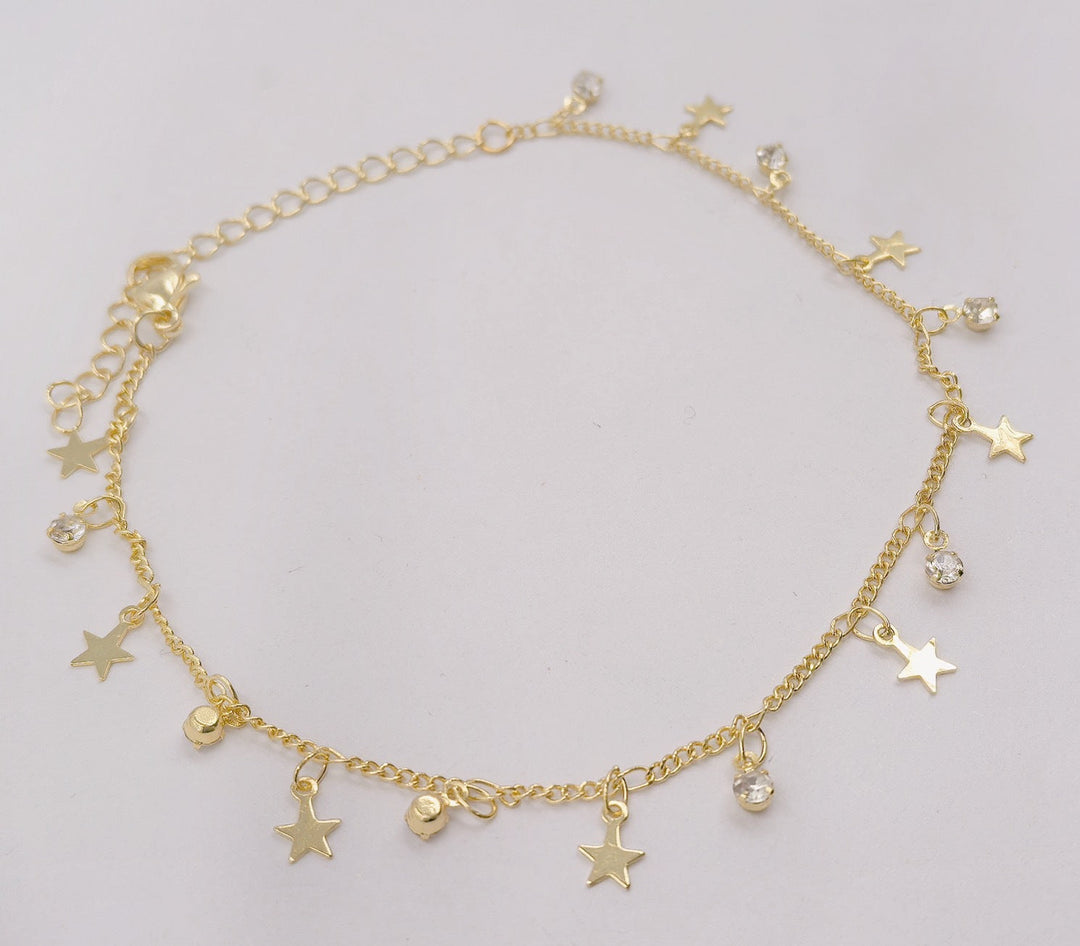 Ladies ankle bracelet with sparkling crystal pendants and delicate gold design Nin Boutique