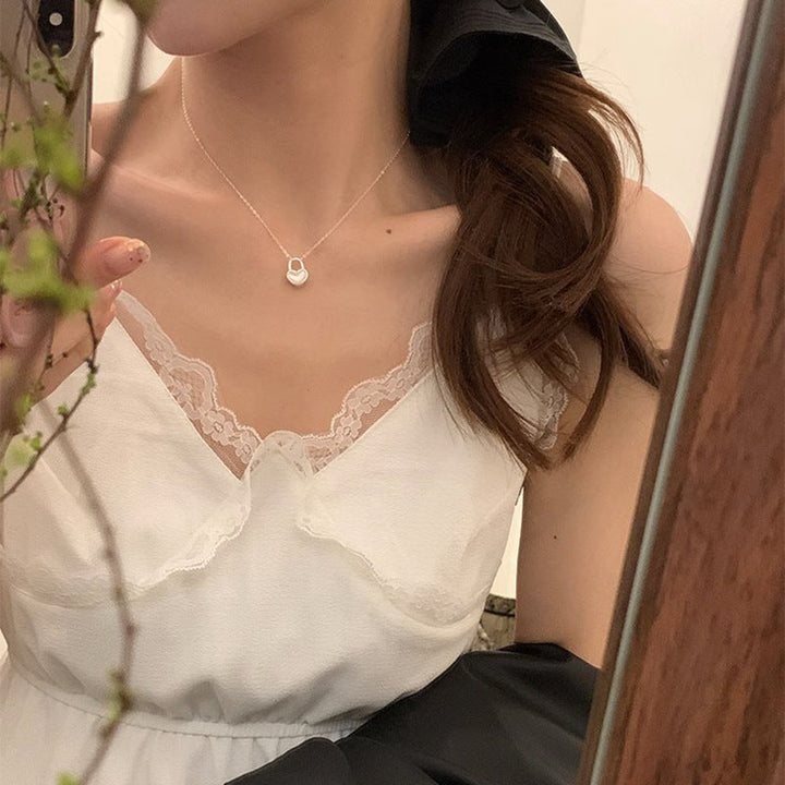 Women's necklace with heart-shaped pendant made of Mother of Pearl Nin Boutique