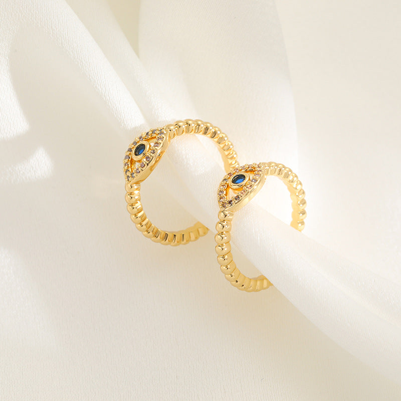 Ladies Ring with elegant eye stone application Nin Boutique