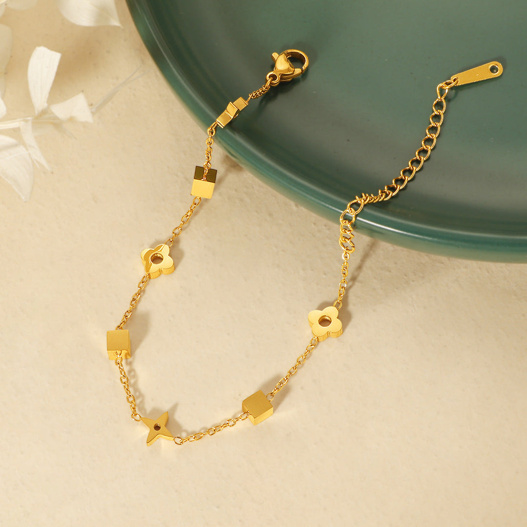 Ladies fashionable ankle bracelet with geometric pendants Nin Boutique