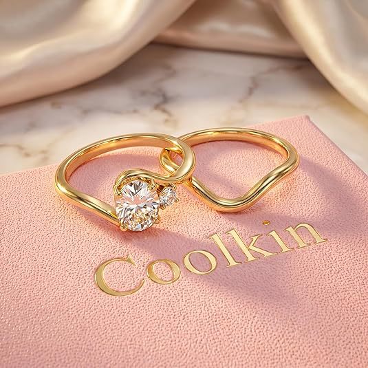 Ladies engagement ring with elegantly curved design and sparkling zirconia Nin Boutique