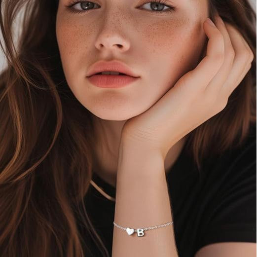 Women's ankle bracelet with personalized heart and letter pendant Nin Boutique