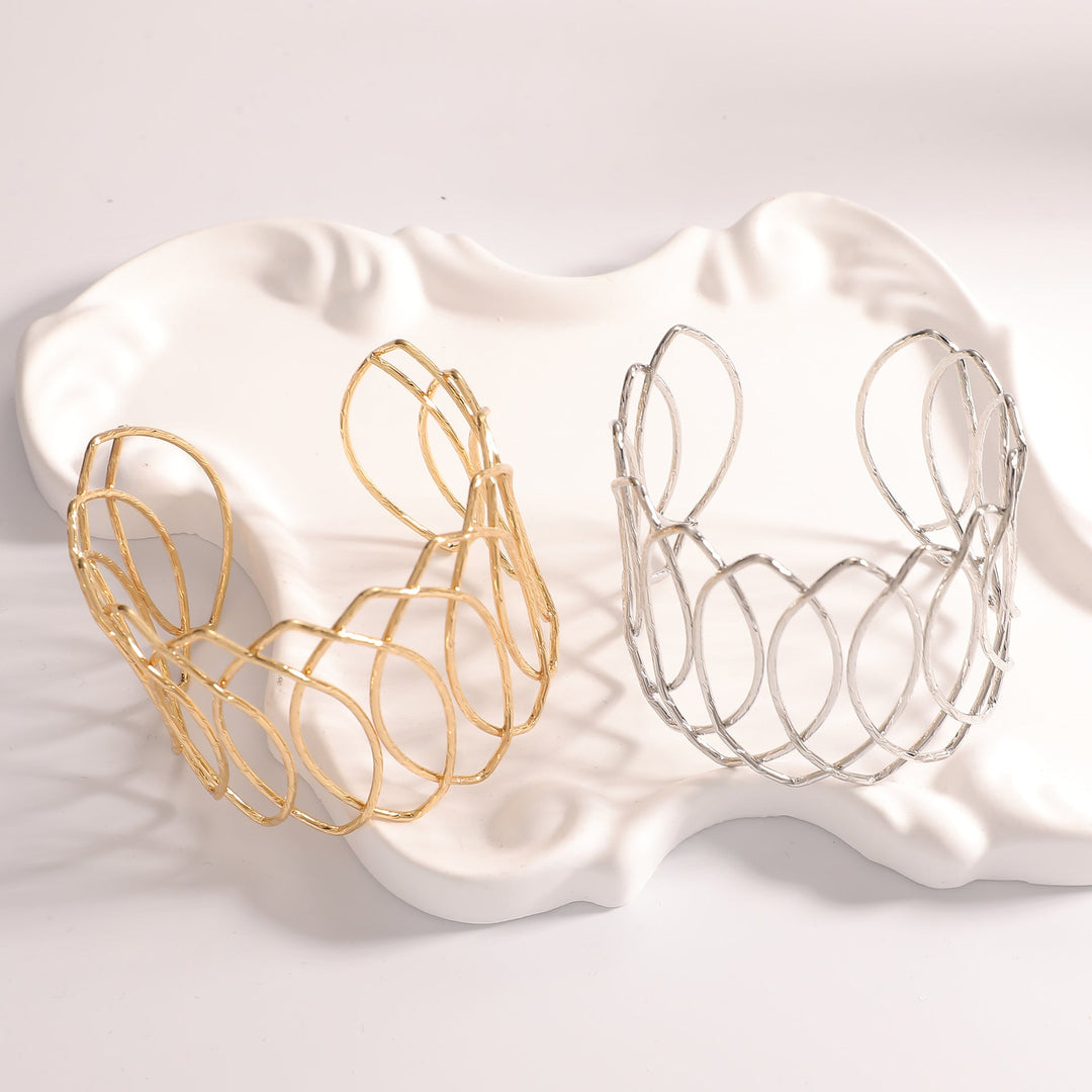 Ladies Open Bangle with Artistic Curved Design Nin Boutique