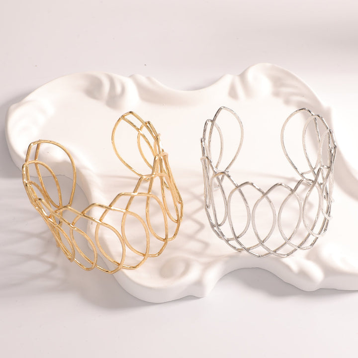 Ladies Open Bangle with Artistic Curved Design Nin Boutique