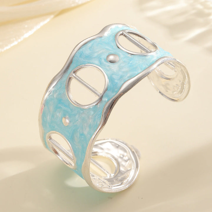 Ladies Open Bangle with Modern, Transparent Design Nin Boutique
