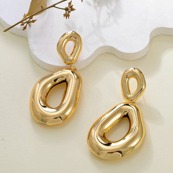 Women’s earrings in modern, sculptural design Nin Boutique