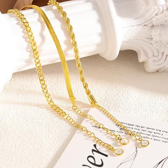 Ladies ankle bracelet with sparkling gold-colored beads and elegant design Nin Boutique