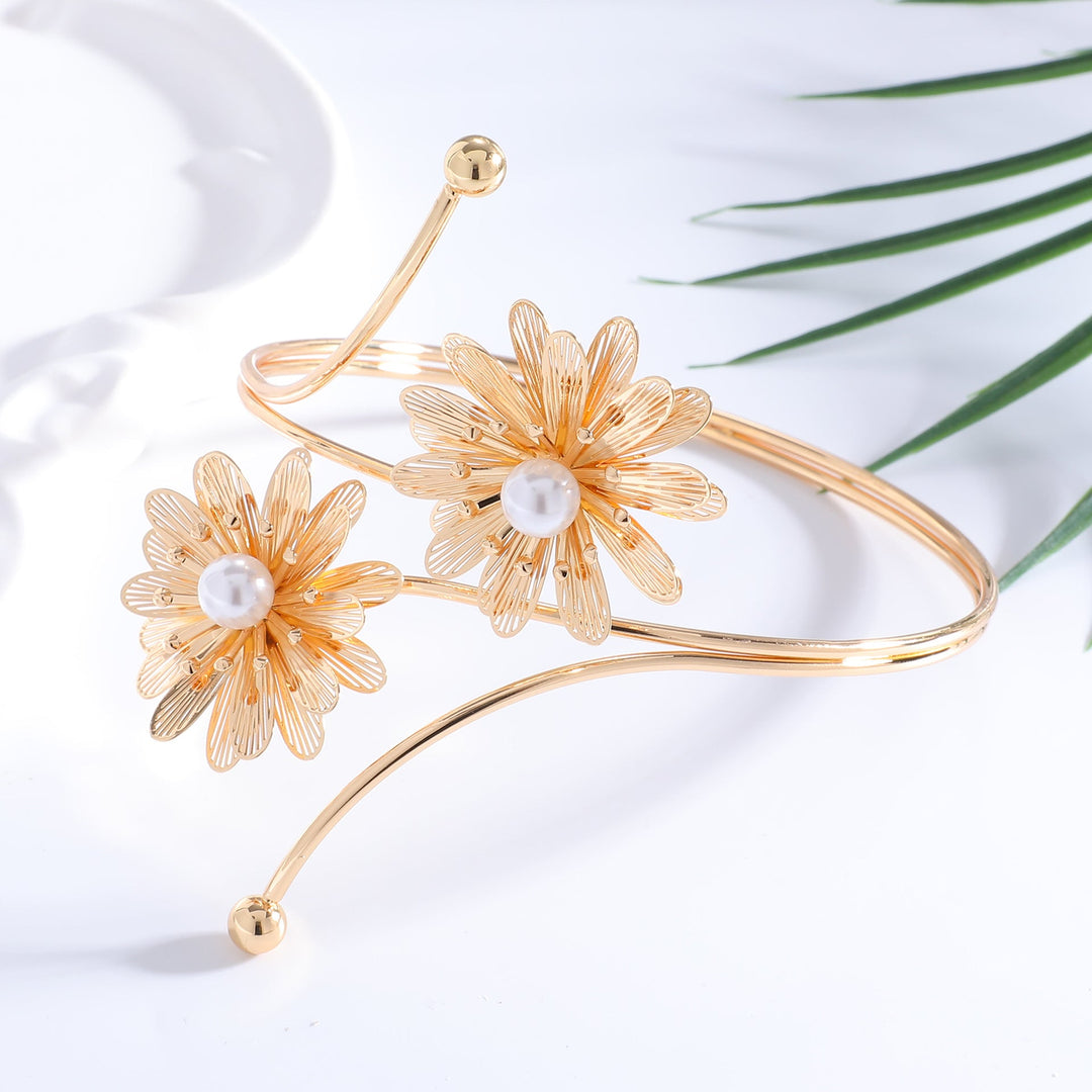 Ladies elegant arm jewelry with floral motifs Nin Boutique