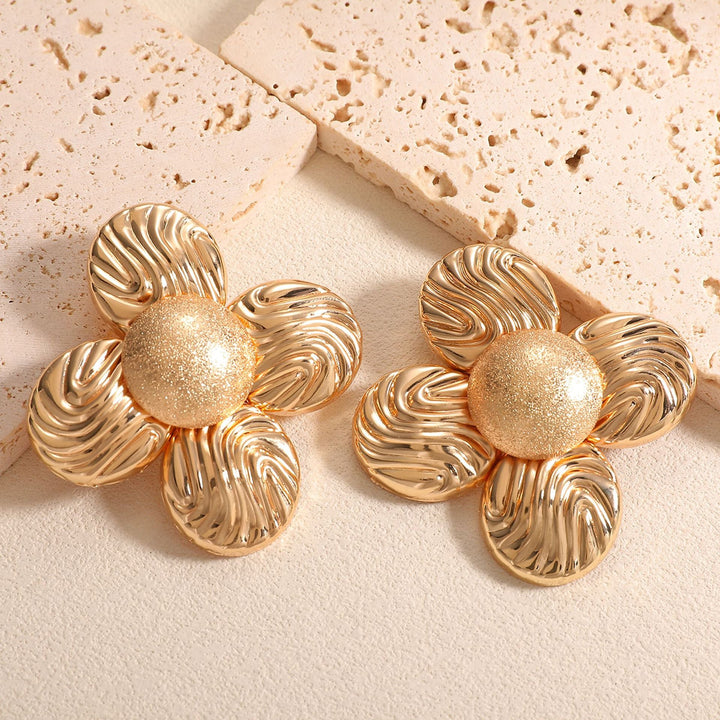 Women’s earrings in artistic flower design Nin Boutique