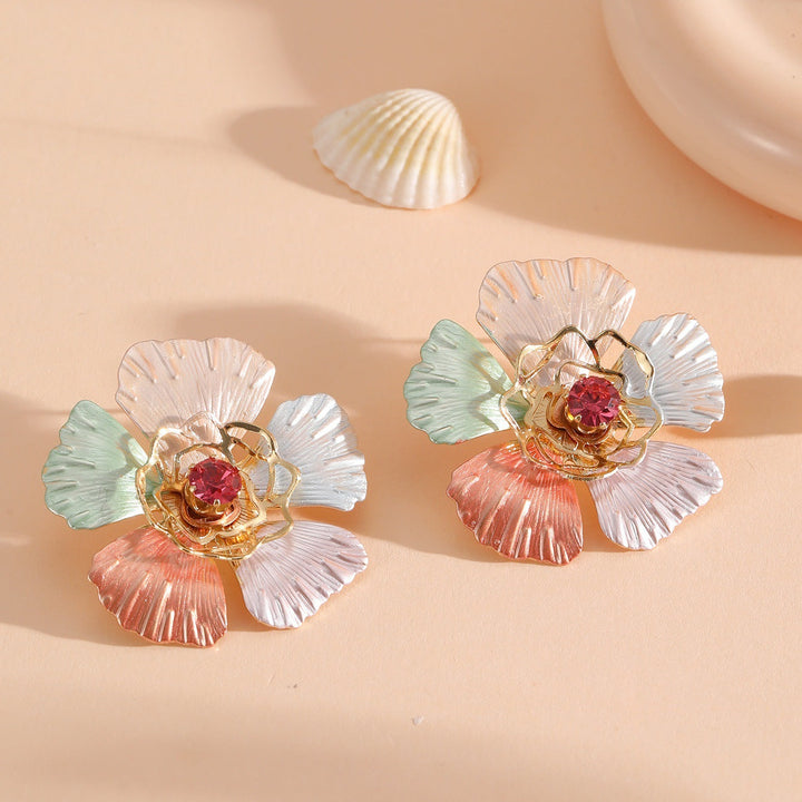 Ladies stud earrings in an artistic flower design Nin Boutique