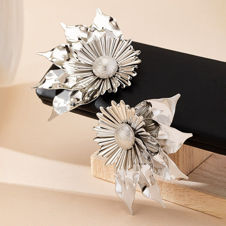 Women's earrings in artistic sunflower design Nin Boutique