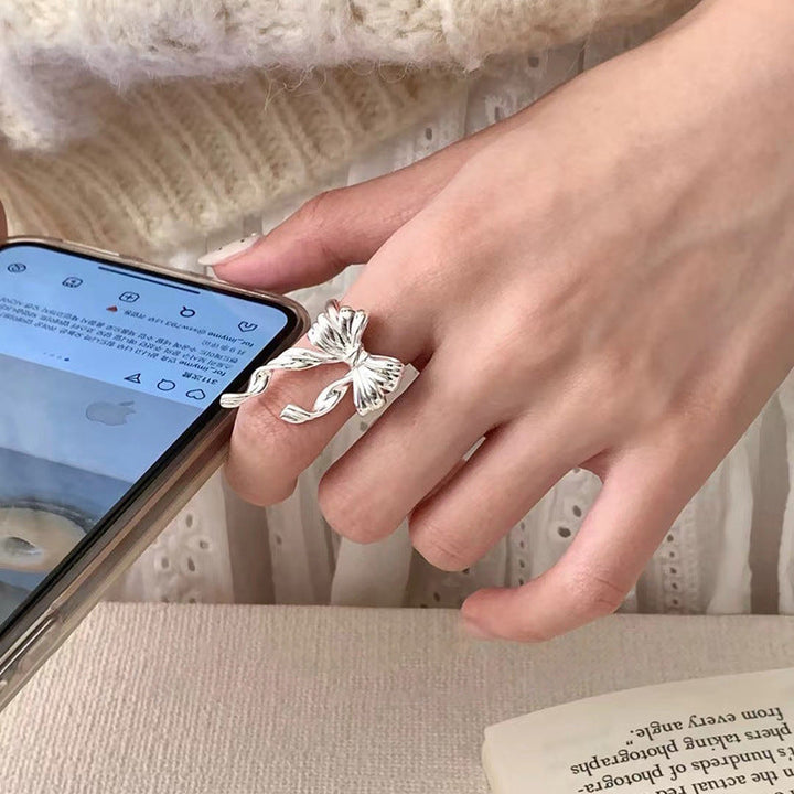Women’s ring with playful bow design and high-quality craftsmanship Nin Boutique