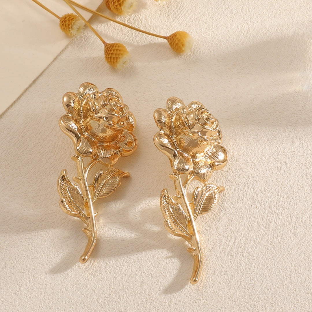 Women's earrings in artistic rose design Nin Boutique
