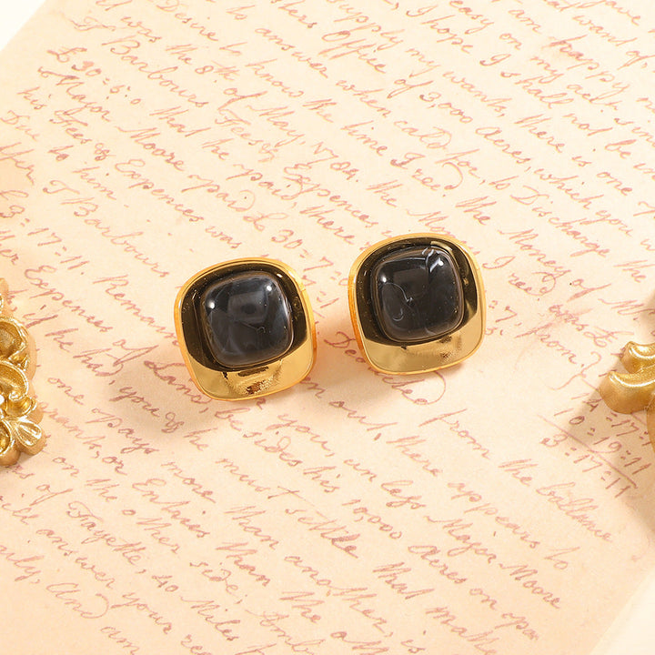 Women’s earrings with elegant green semi-precious stone and golden frame Nin Boutique