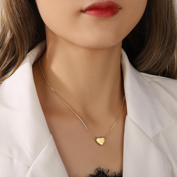 Women's necklace with heart-shaped, personalized pendant and fine link chain Nin Boutique