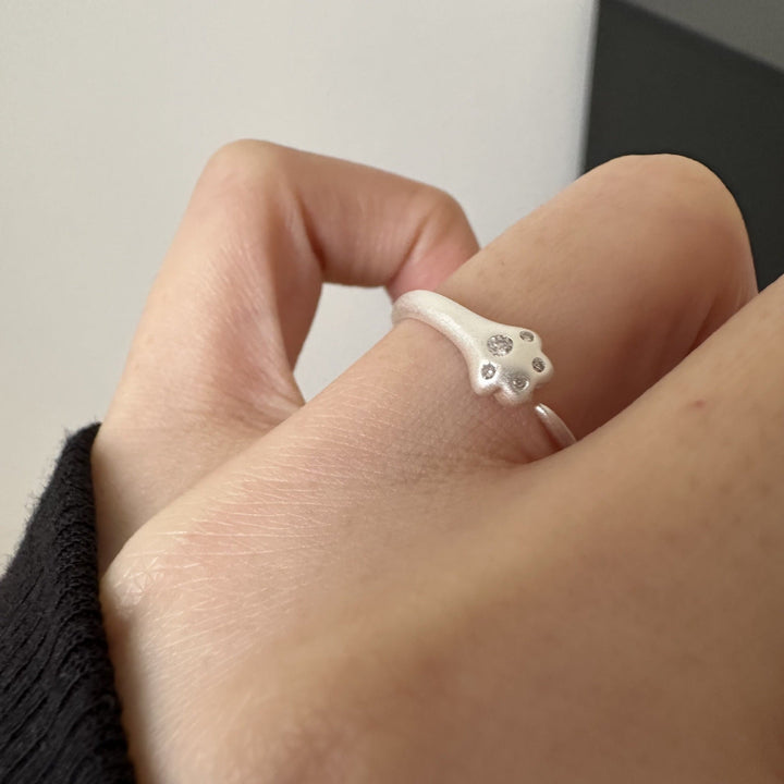 Ladies ring with unique paw motif and high-quality workmanship Nin Boutique