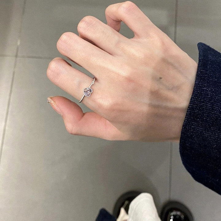 Women’s ring with sparkling heart design and delicate accents Nin Boutique