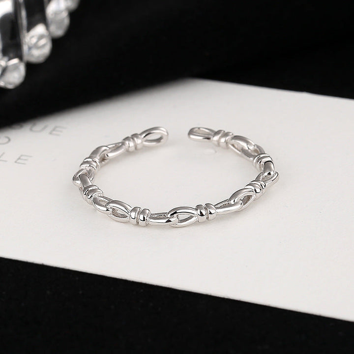 Women's ring in elegant chain design Nin Boutique