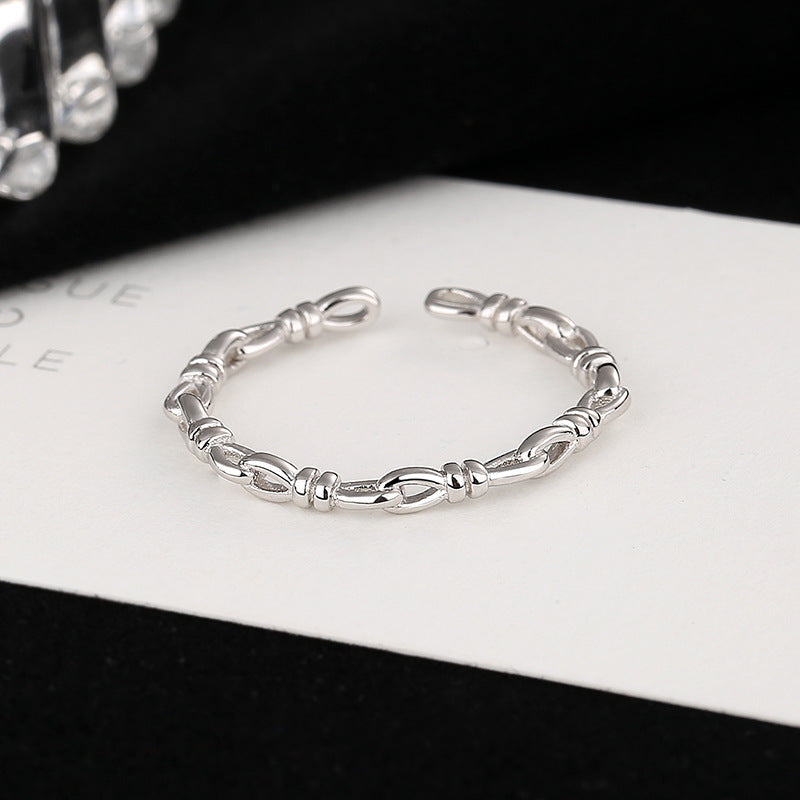 Women Open Ring with elegant, curved design Nin Boutique