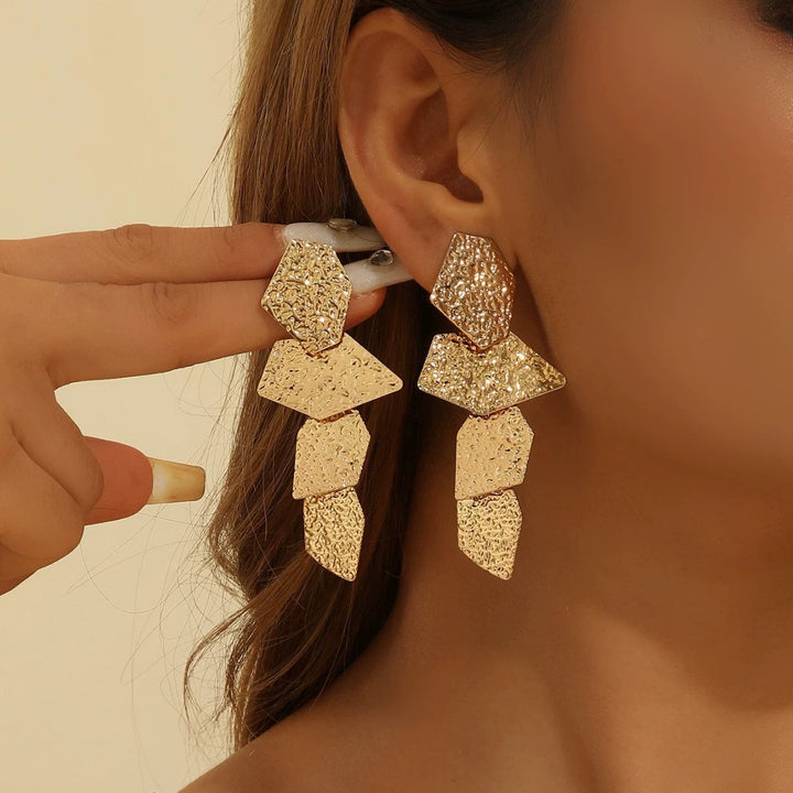 Women's earrings in modern geometric design Nin Boutique