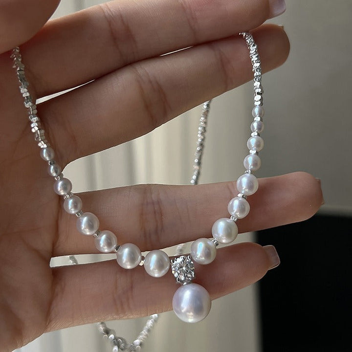 Women's necklace with shimmering pearls and sparkling details Nin Boutique
