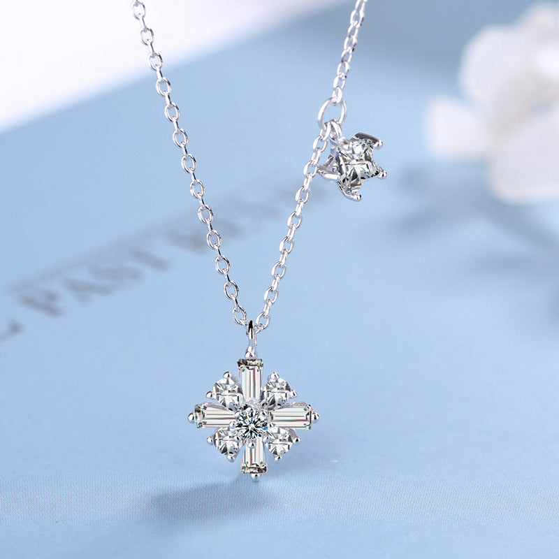 Women's necklace with sparkling snowflake pendant Nin Boutique