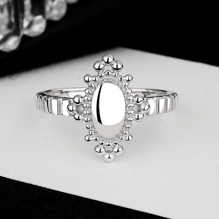 Women fashionable ring with extravagant gold design Nin Boutique