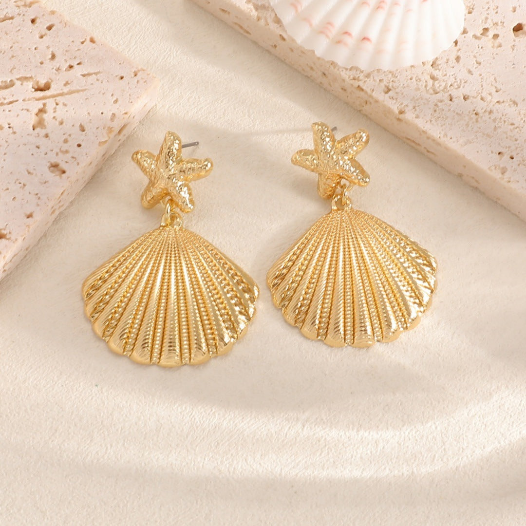 Women’s earrings in shell design Nin Boutique
