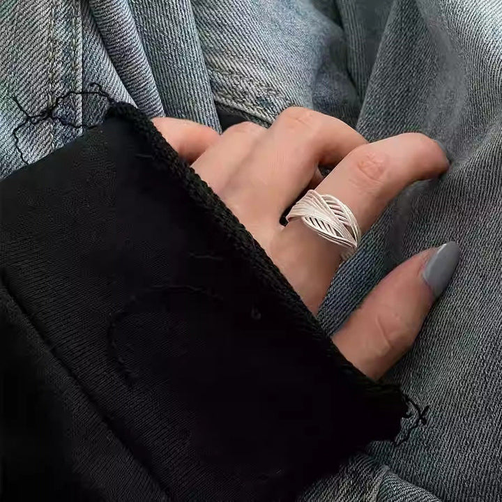 Women’s ring with innovative wave pattern and high-quality texture Nin Boutique