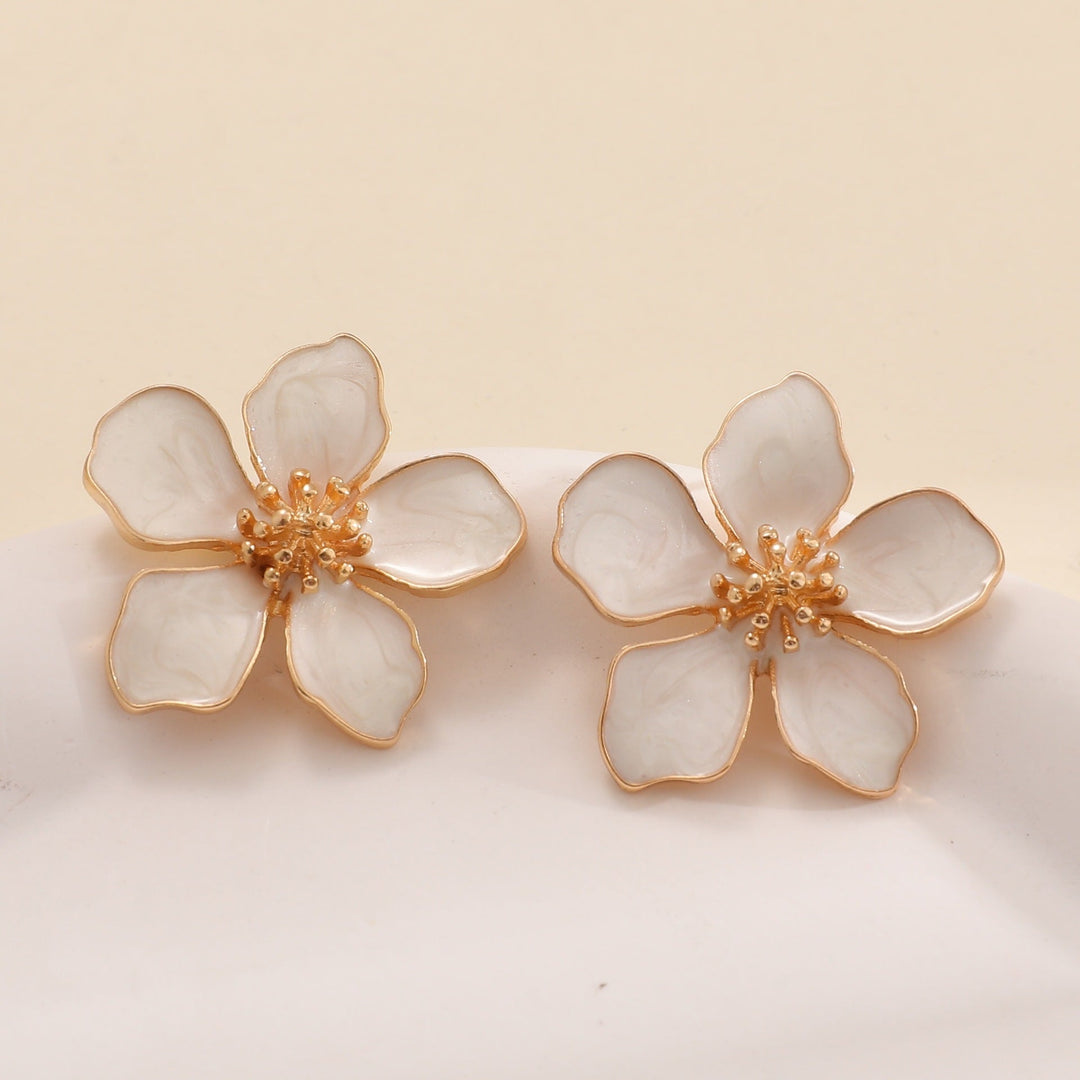Ladies Earrings in Artistic Flower Style Nin Boutique
