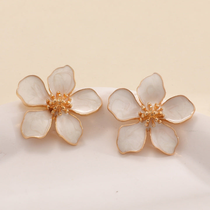 Ladies Earrings in Artistic Flower Style Nin Boutique