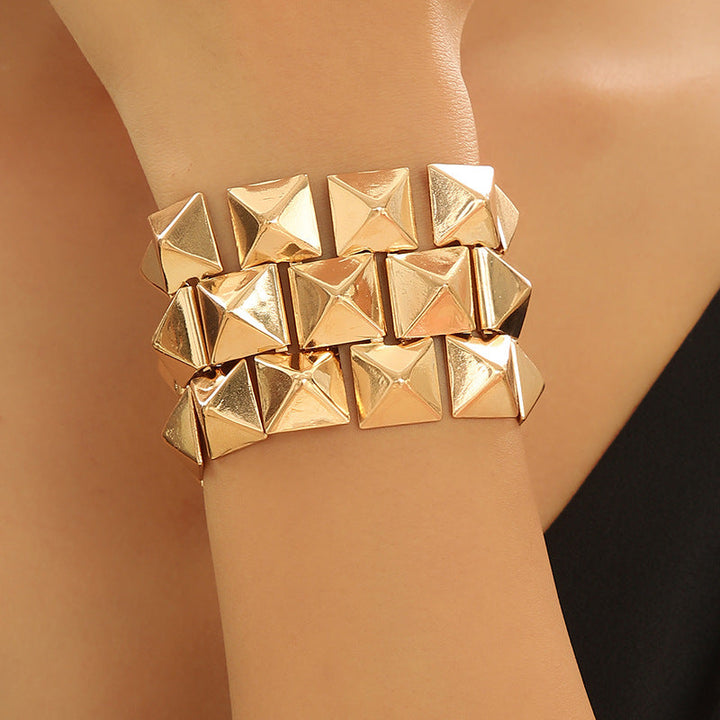 Women's Bracelet with Artistic Flower Design Nin Boutique