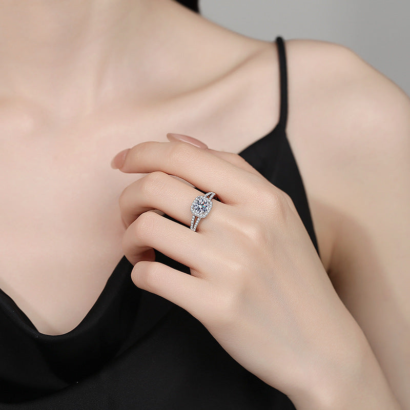 Women Elegant Engagement Ring with Sparkling Zircon Nin Boutique