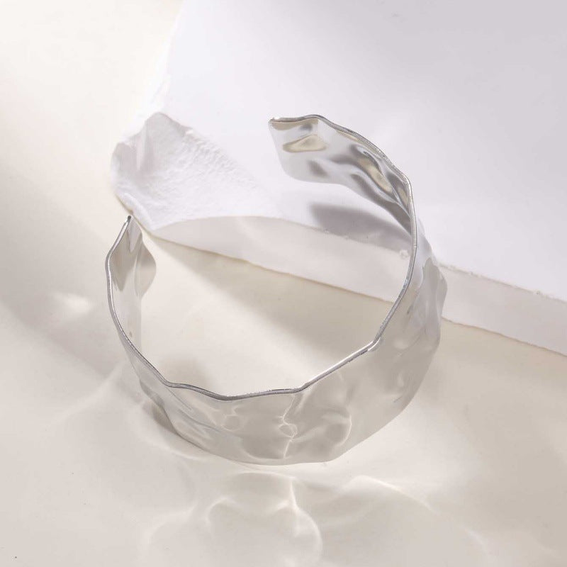 Women's Open Bangle with Artistic, Organic Design Nin Boutique