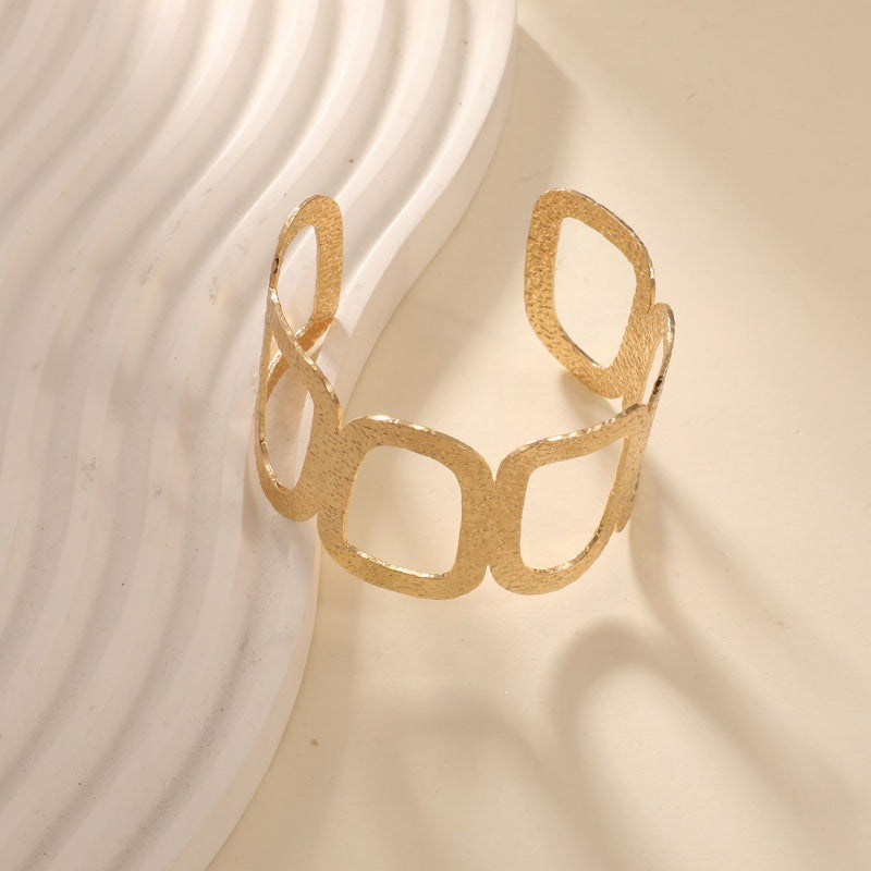 Women's Open Bangle with Artistic Snake Design Nin Boutique