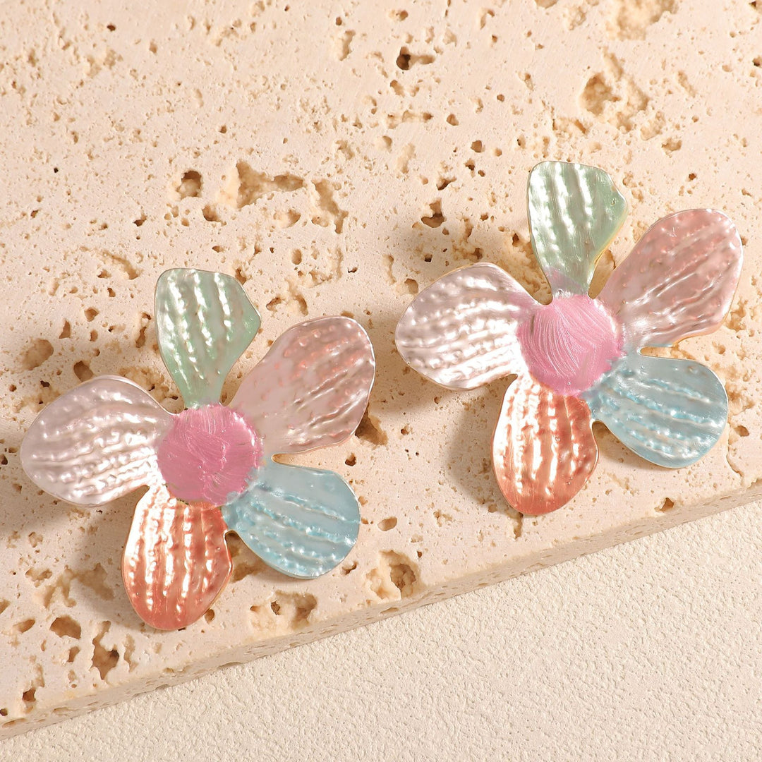 Ladies earrings in artistic flower design Nin Boutique