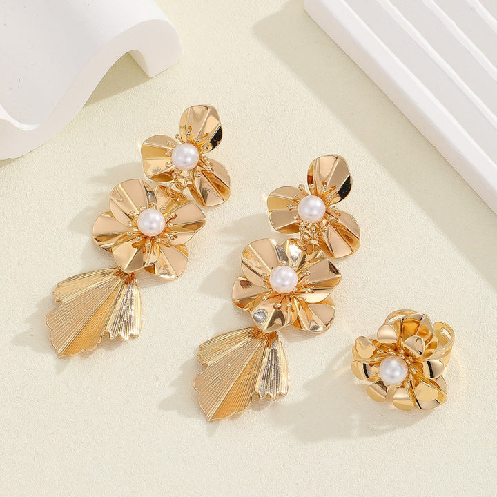 Women's earrings in luxurious flower design Nin Boutique