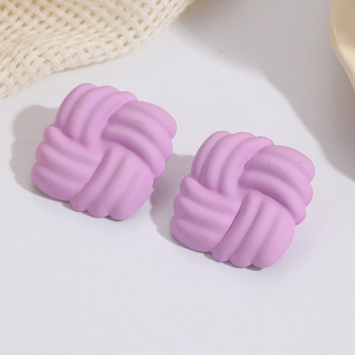 Women’s earrings in creative knot design Nin Boutique