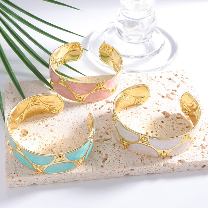 Ladies' bracelet with intricate design Nin Boutique