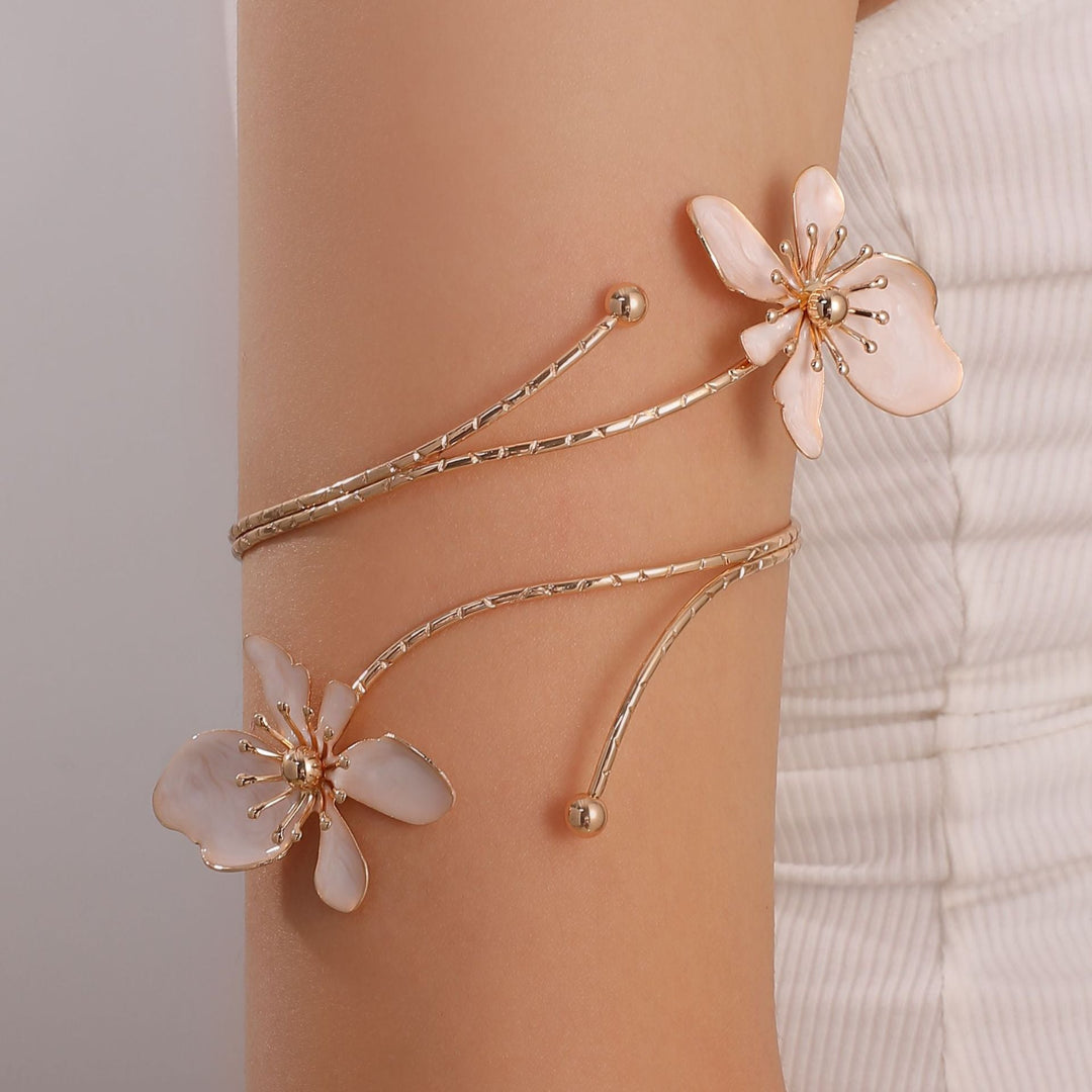 Women's bangle with magnificent floral design Nin Boutique