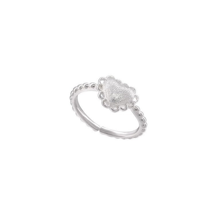 Ladies ring with floral details and delicate structure Nin Boutique