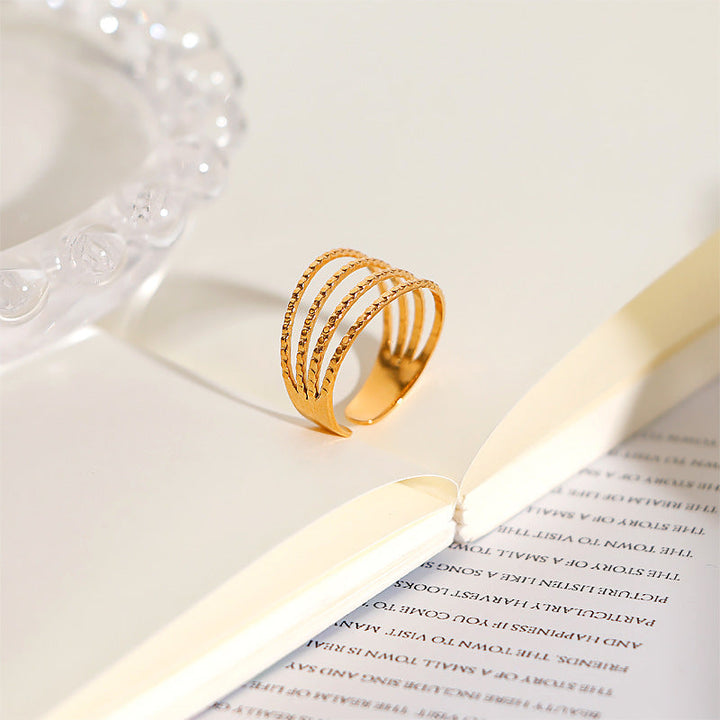 Ladies Ring in elegant crocodile design Nin Boutique