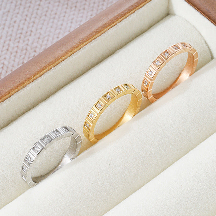 Ladies stylish ring with modern square design and sparkling zirconia stones Nin Boutique