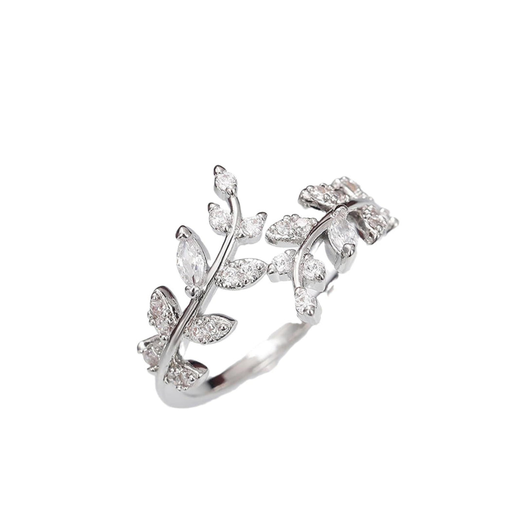 Women's ring with delicate leaf design and sparkling zirconia elements Nin Boutique